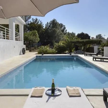 בית נופש With Pool And Sea Views *